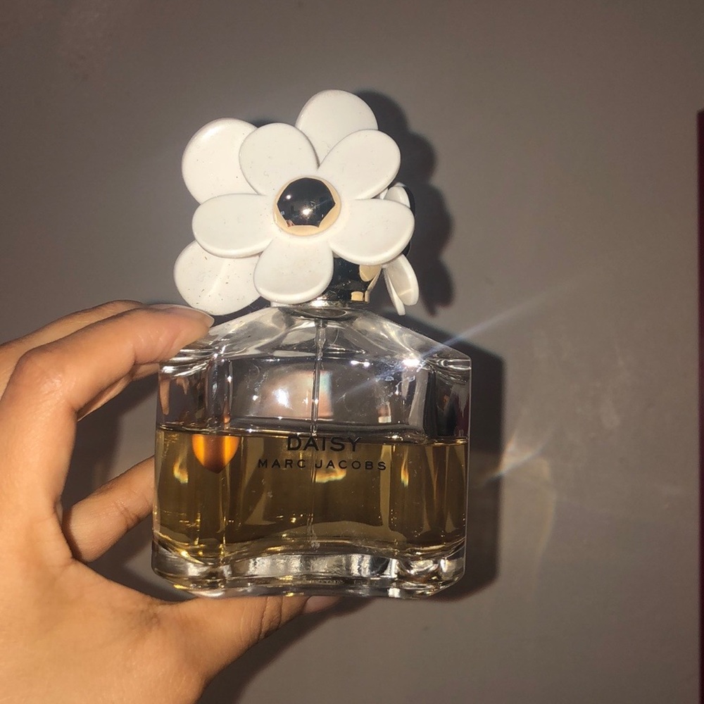 Reserved! DO NOT purchase!! Daisy Marc Jacobs